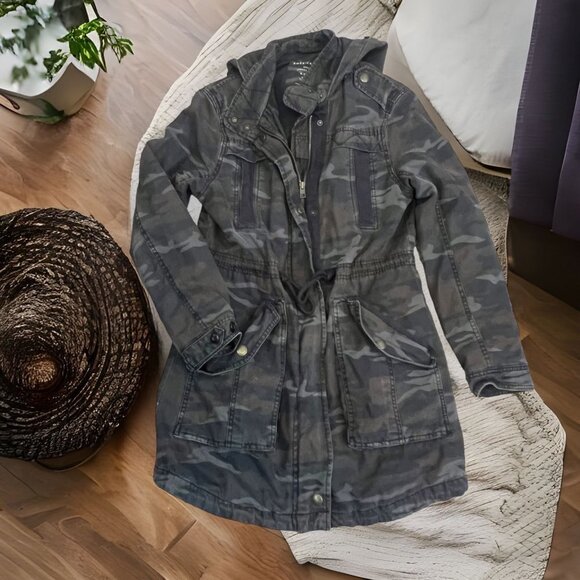 American Eagle Boho Distressed Camo Jacket XS - Picture 12 of 12